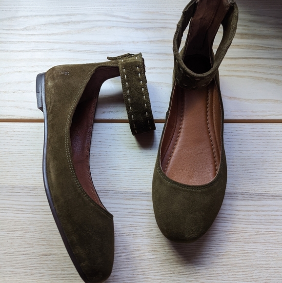 LAST FEW!! 🆕🌿FRYE SUEDE BALLET FLATS🌿 - Picture 5 of 6